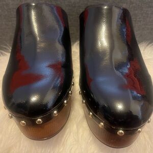 Black clogs light and never worn 🥰